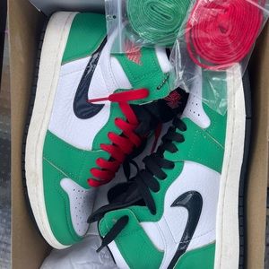 WMNS AIR JORDAN 1 HIGH OG Lucky Green